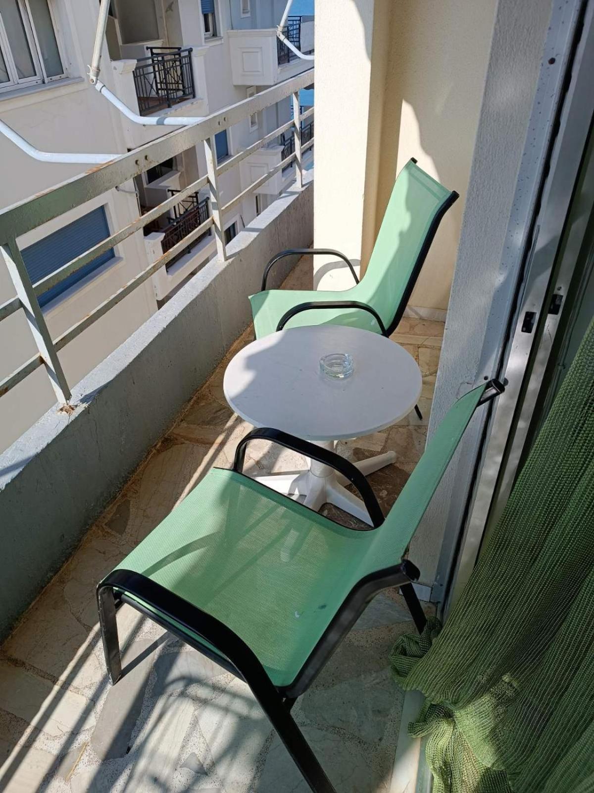 Comfortable Beachfront Apartment Loutraki  Bagian luar foto