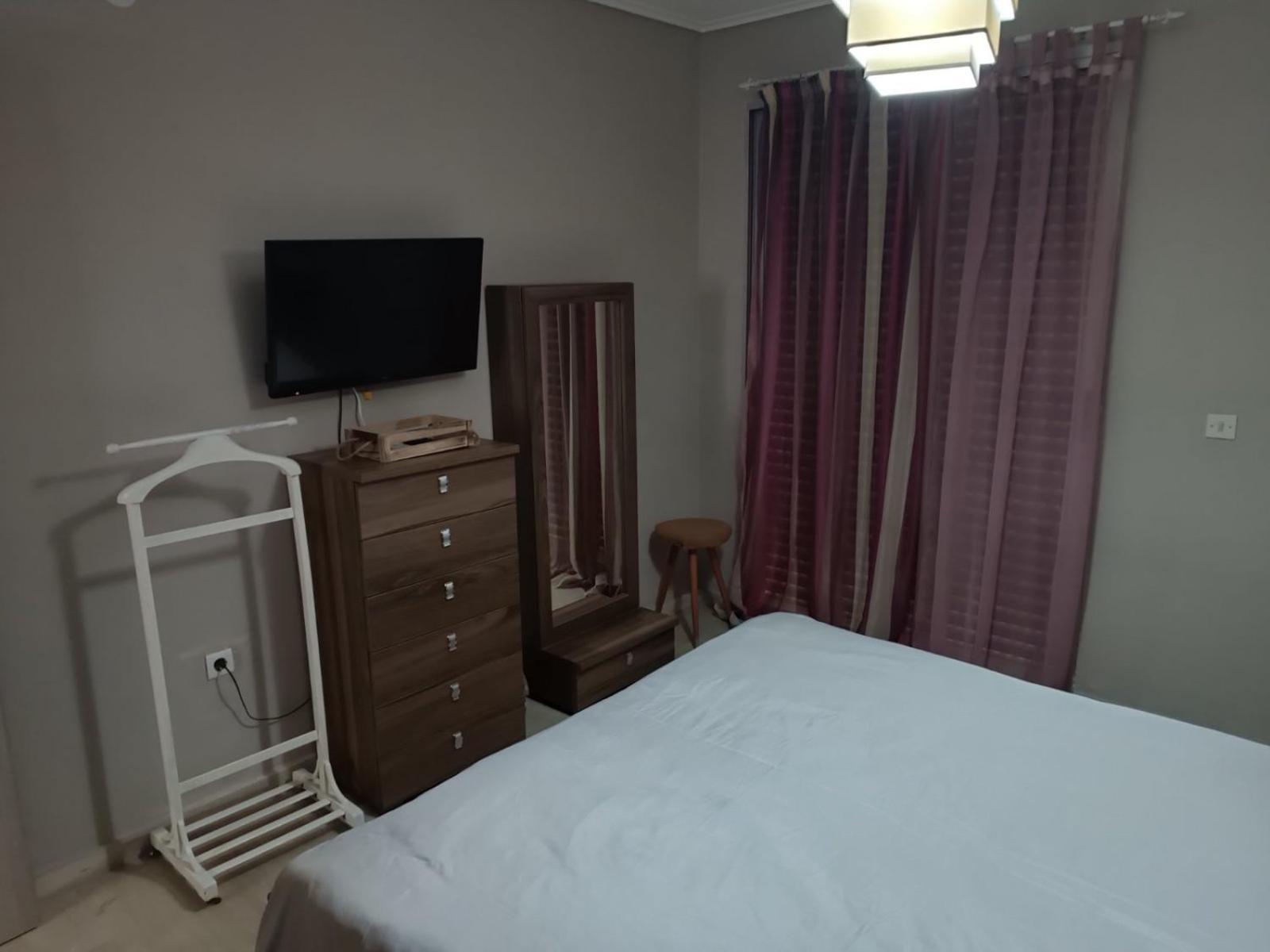 Comfortable Beachfront Apartment Loutraki  Bagian luar foto